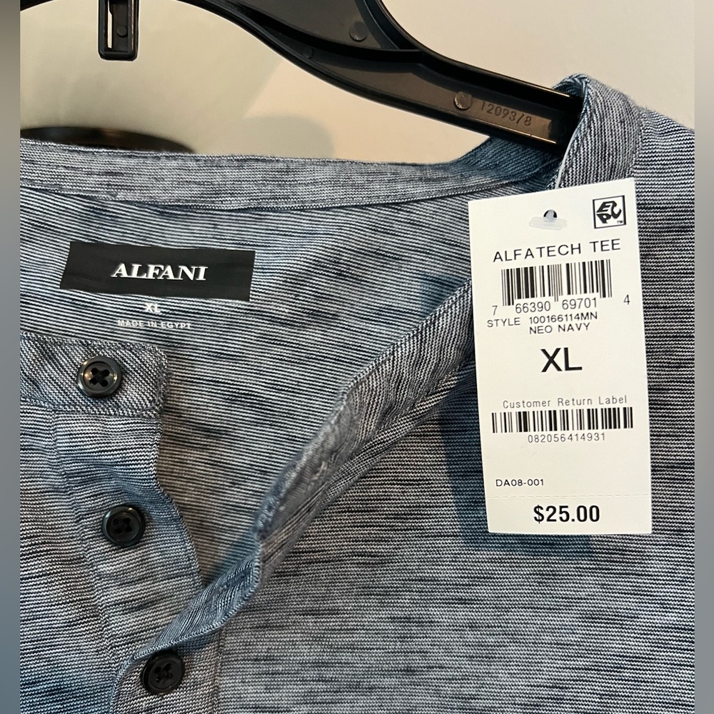 Men’s Alfani Alphatech Tee - Picture 3 of 3
